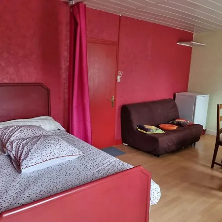 Holiday home Maison Avec Jardin Clos Et Barbecue A Vendat