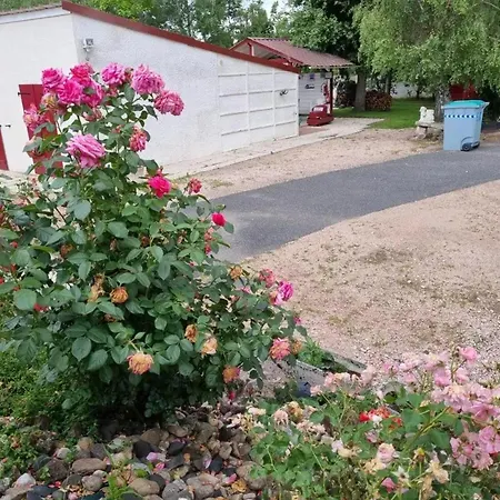Hébergement de vacances Maison Avec Jardin Clos Et Barbecue A